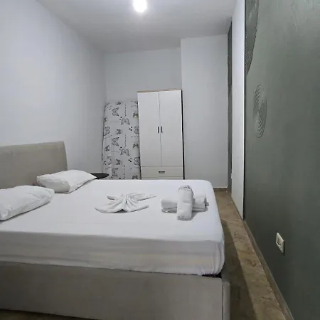 Tirent Apartment-one Bedroom Appartamento